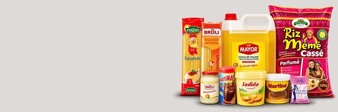 Une sélection de produits alimentaires et de première nécessité